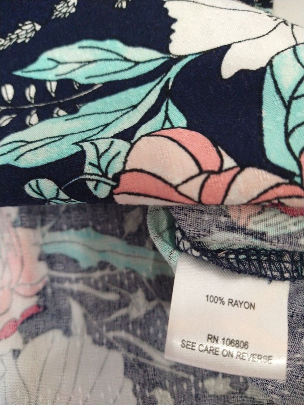Emily Daniels Size 1X Henley Popover Blouse Roll Tab Sleeve Black Floral - Picture 6 of 9
